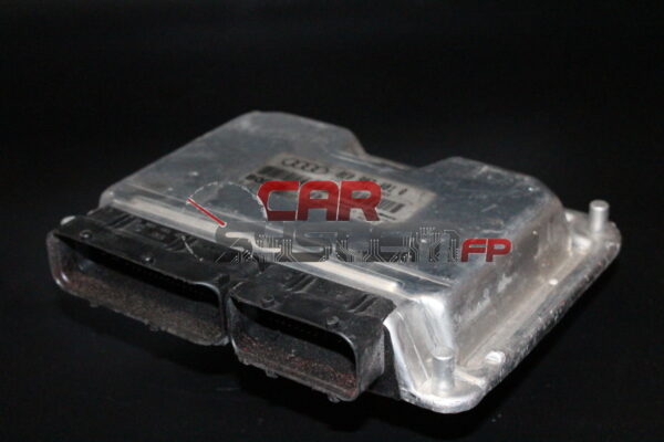 8E0907401Q 0281011135 BOSCH Centralina Motore AUDI A4 AVANT