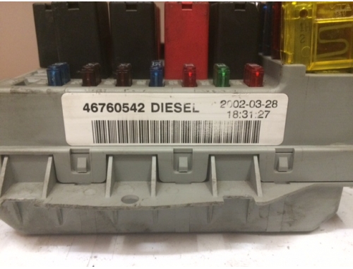Caja de fusibles Fiat Doblò 46760542