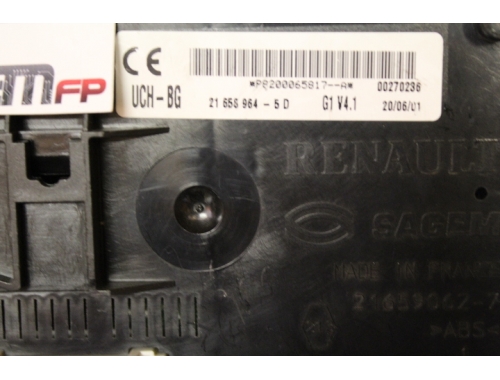 UCH Renault Clio 2 Serie P8200065817 - Reparación varias Traspaso de códigos