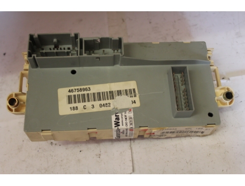 Calculateur Boîtier à fusibles Fiat Punto 188 MAGNETI MARELLI: 46758963