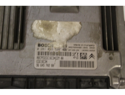 Centralita de motor Peugeot 207 - BOSCH 0281012526 - Traspaso de códigos Reparación varias BOSCH:0281012526