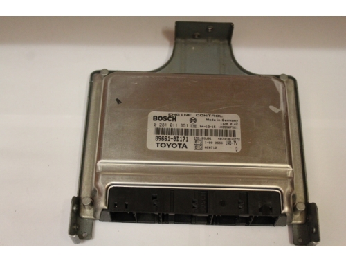 Calculateur moteur Toyota Yaris - BOSCH 0281011651 - Transfert des codes Réparation diverses BOSCH:0281011651