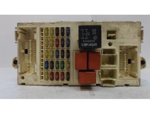 Caja de fusibles Fiat Stilo 46797610