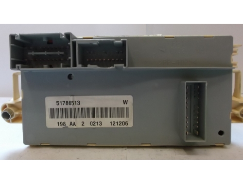Caja de fusibles Fiat Bravo MAGNETI MARELLI:51761160