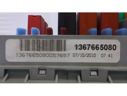 Caja de fusibles Fiat Punto 1367665080