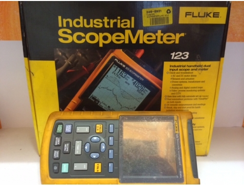 Oscilloscope numérique 246-8931