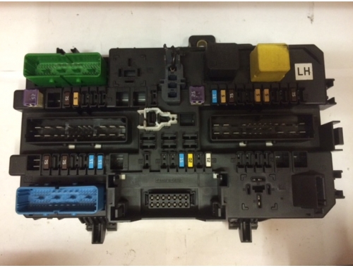 Caja de fusibles Opel Astra HELLA:5DK008669-24