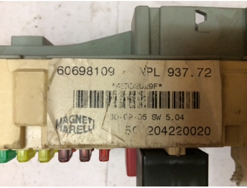 Boîtier à fusibles Alfa Romeo 147 MAGNETI MARELLI:60698109